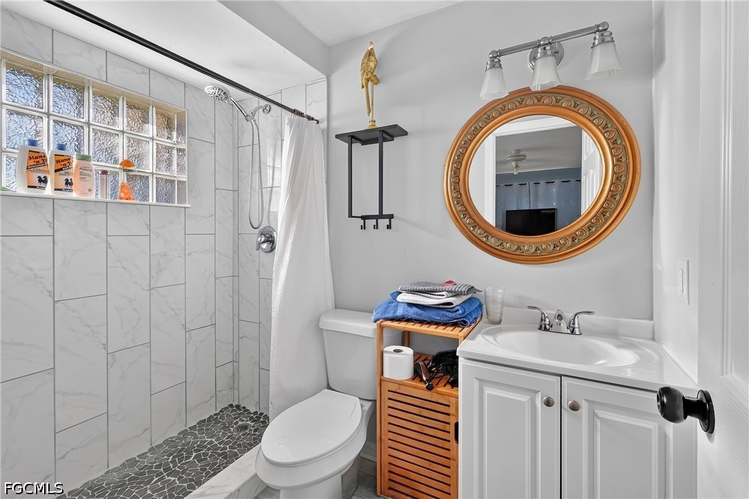 3 Bed Waterfront Home for Sale in North Fort Myers, photo 11