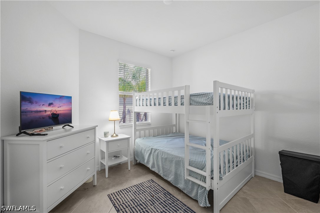 2 Bed Attached for Sale in Naples, photo 11