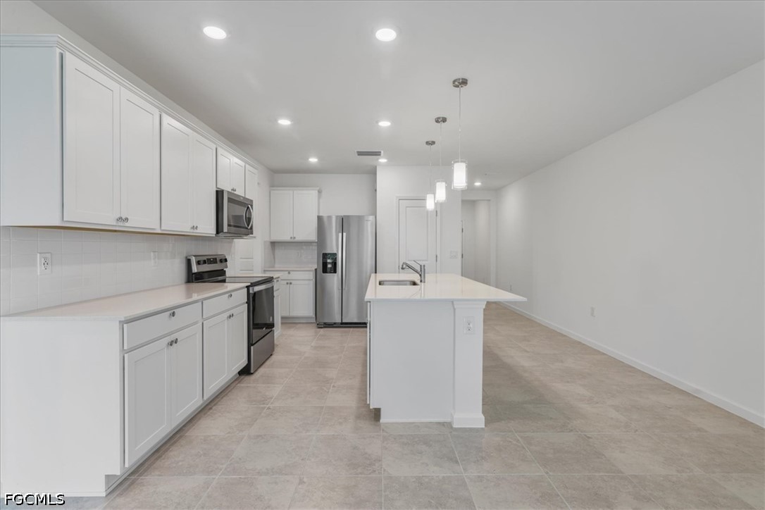 3 Bed SingleFamilyResidence for Sale in Cape Coral, photo 11