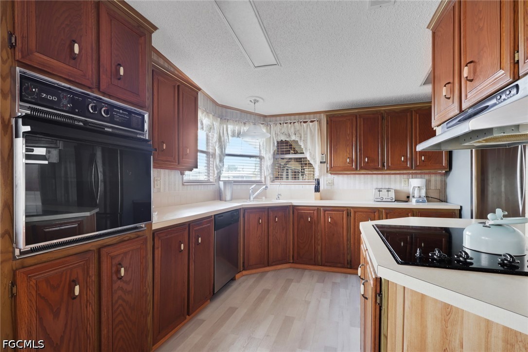2 Bed ManufacturedHome for Sale in Tamiami Village, photo 11