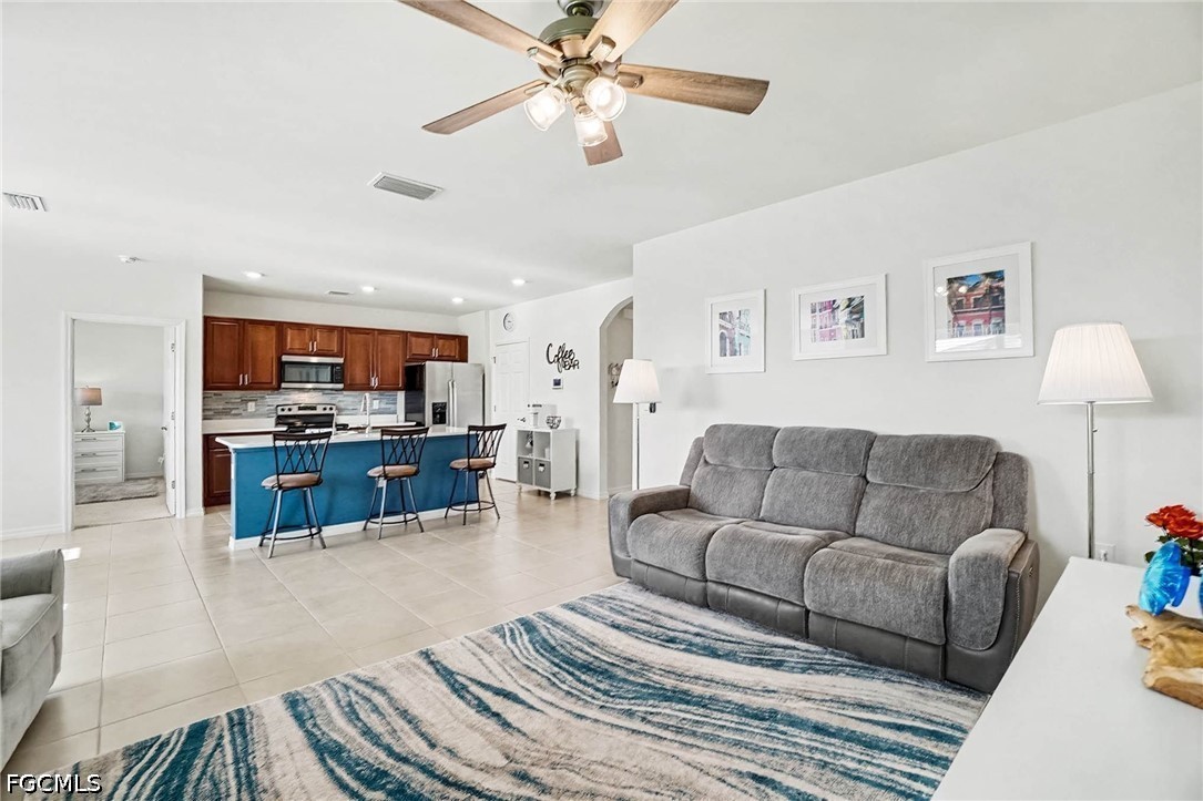 3 Bed SingleFamilyResidence for Sale in Cape Coral, photo 11
