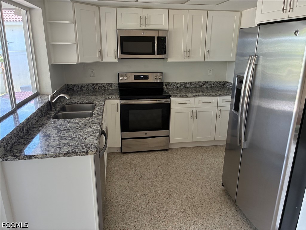 2 Bed Waterfront Home for Sale in Cape Coral, photo 11