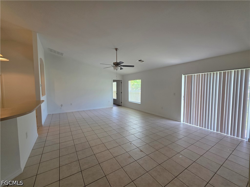 3 Bed SingleFamilyResidence for Sale in Cape Coral, photo 11