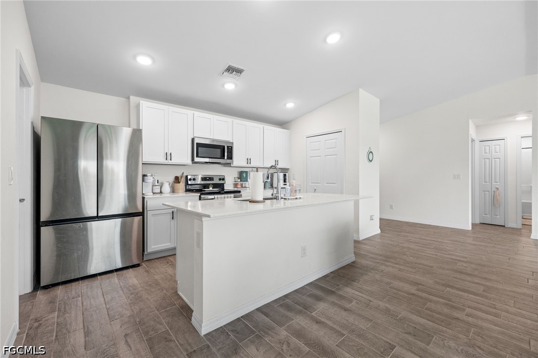 3 Bed SingleFamilyResidence for Sale in Cape Coral, photo 11