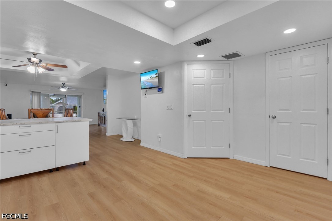 2 Bed Townhouse for Sale in Sunset Lake Condo, photo 11