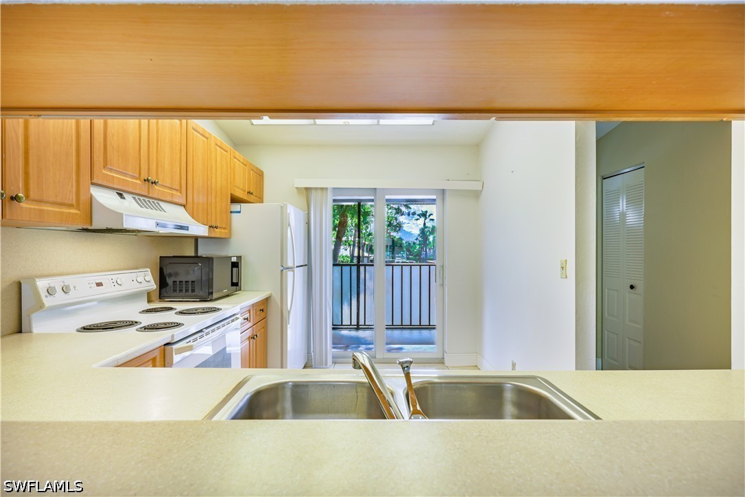2 Bed Condominium for Sale in Winterpark, photo 11