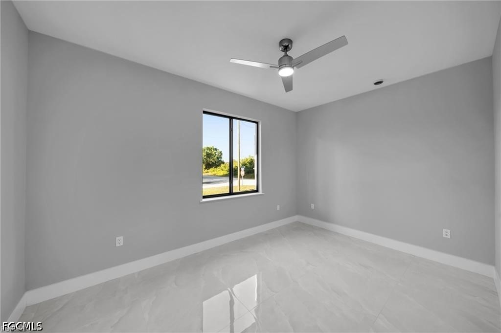 3 Bed SingleFamilyResidence for Sale in Lehigh Acres, photo 11