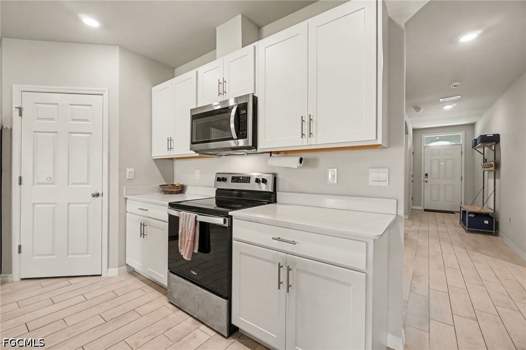 4 Bed SingleFamilyResidence for Sale in Cape Coral, photo 11