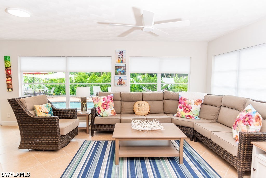 3 Bed Pool Home for Sale in Naples Park, photo 11
