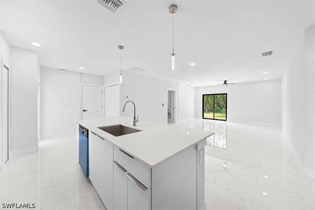 3 Bed SingleFamilyResidence for Sale in Lehigh Acres, photo 11