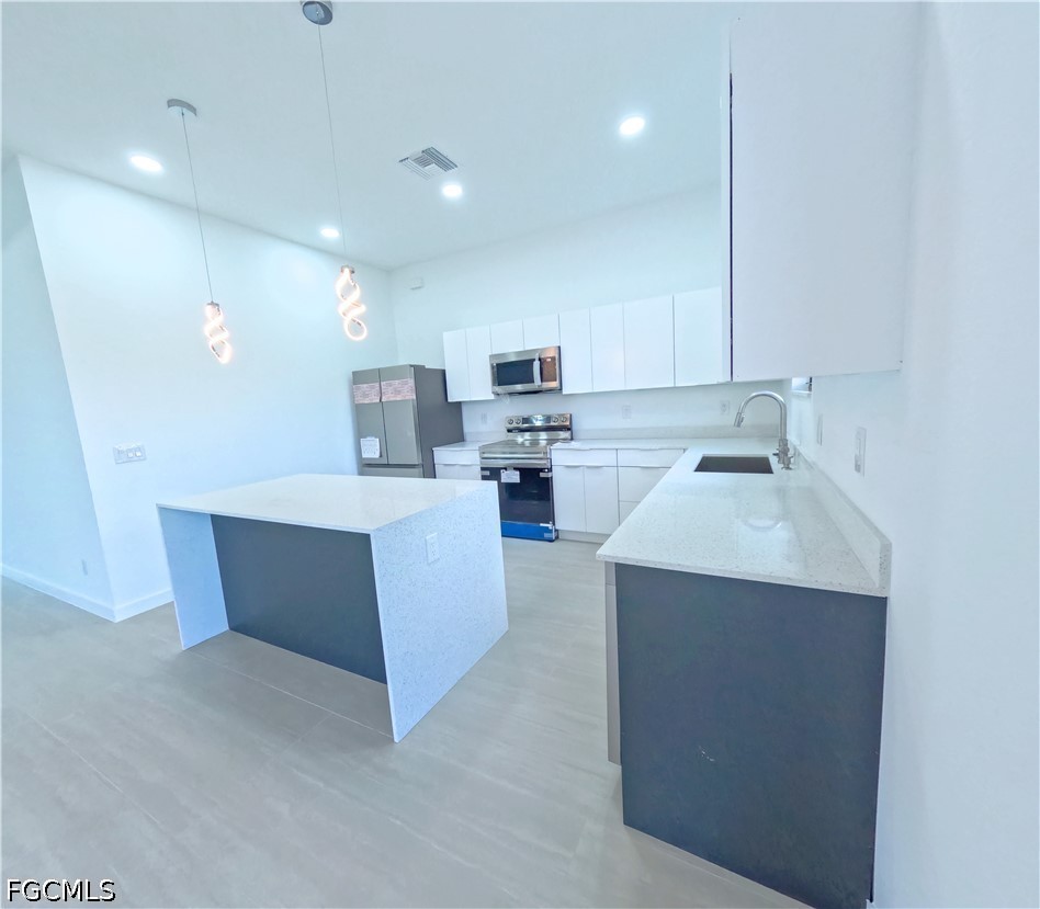 4 Bed SingleFamilyResidence for Sale in Cape Coral, photo 11