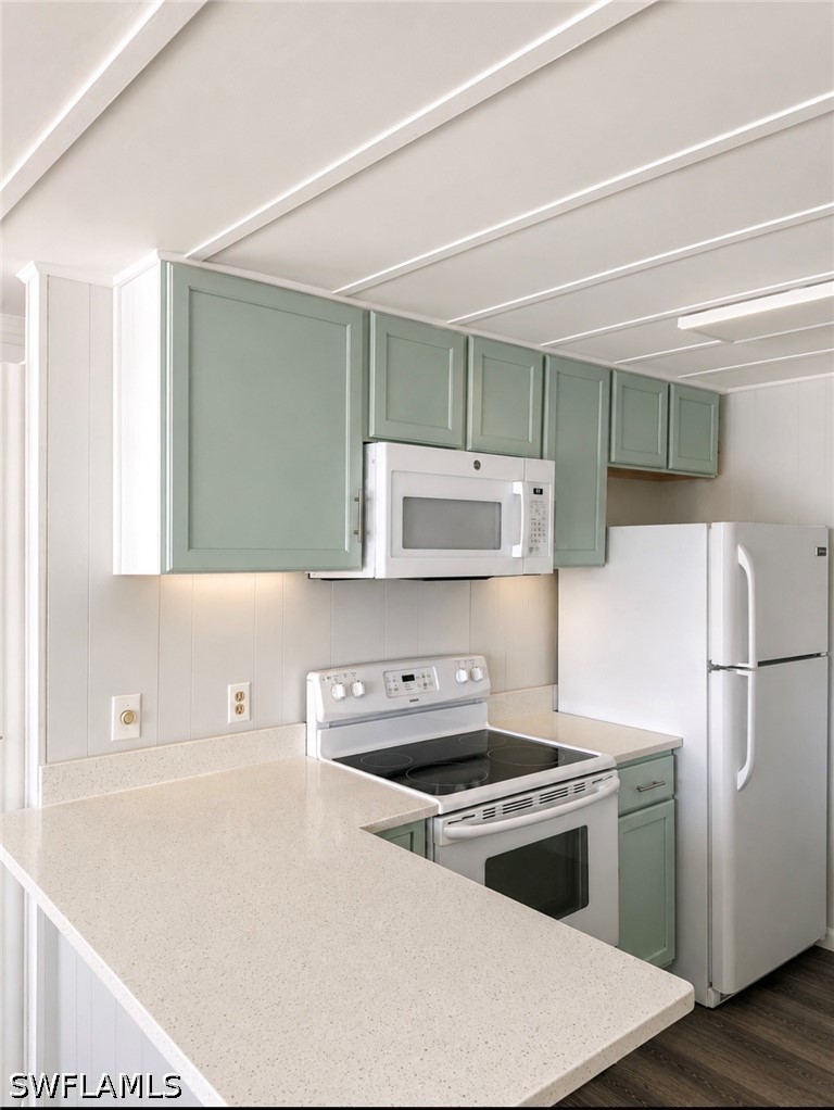 2 Bed ManufacturedHome for Sale in Naples, photo 11