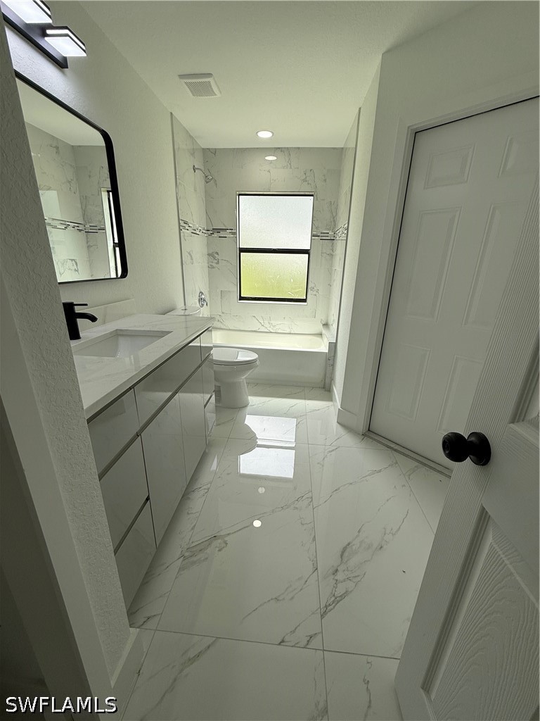 4 Bed SingleFamilyResidence for Sale in Lehigh Acres, photo 11