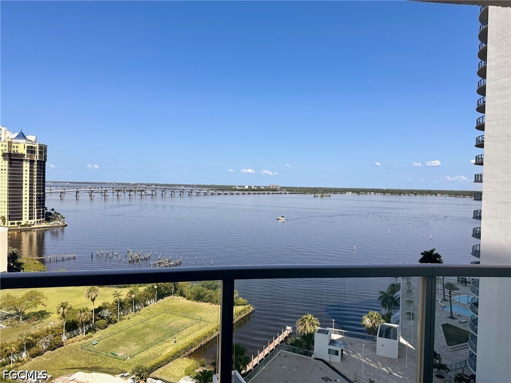3 Bed Pool Home for Sale in Oasis, photo 11