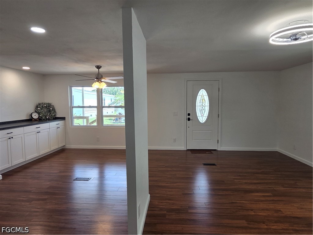 2 Bed ManufacturedHome for Sale in North Fort Myers, photo 11