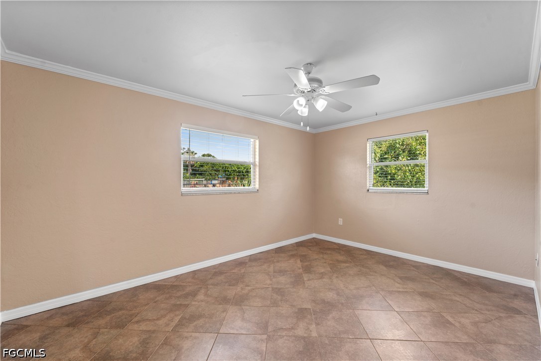 2 Bed SingleFamilyResidence for Sale in North Fort Myers, photo 11