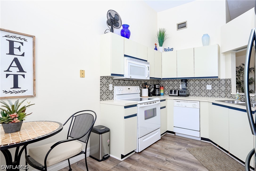 2 Bed Condominium for Sale in Beachwalk Gardens, photo 11