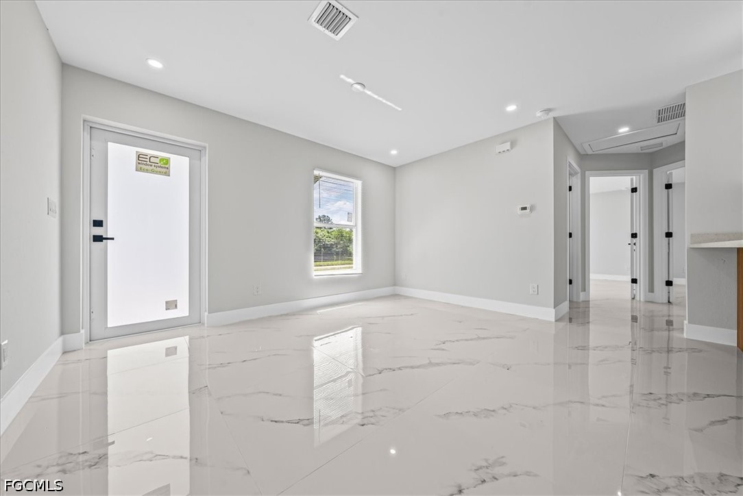 3 Bed SingleFamilyResidence for Sale in Lehigh Acres, photo 11