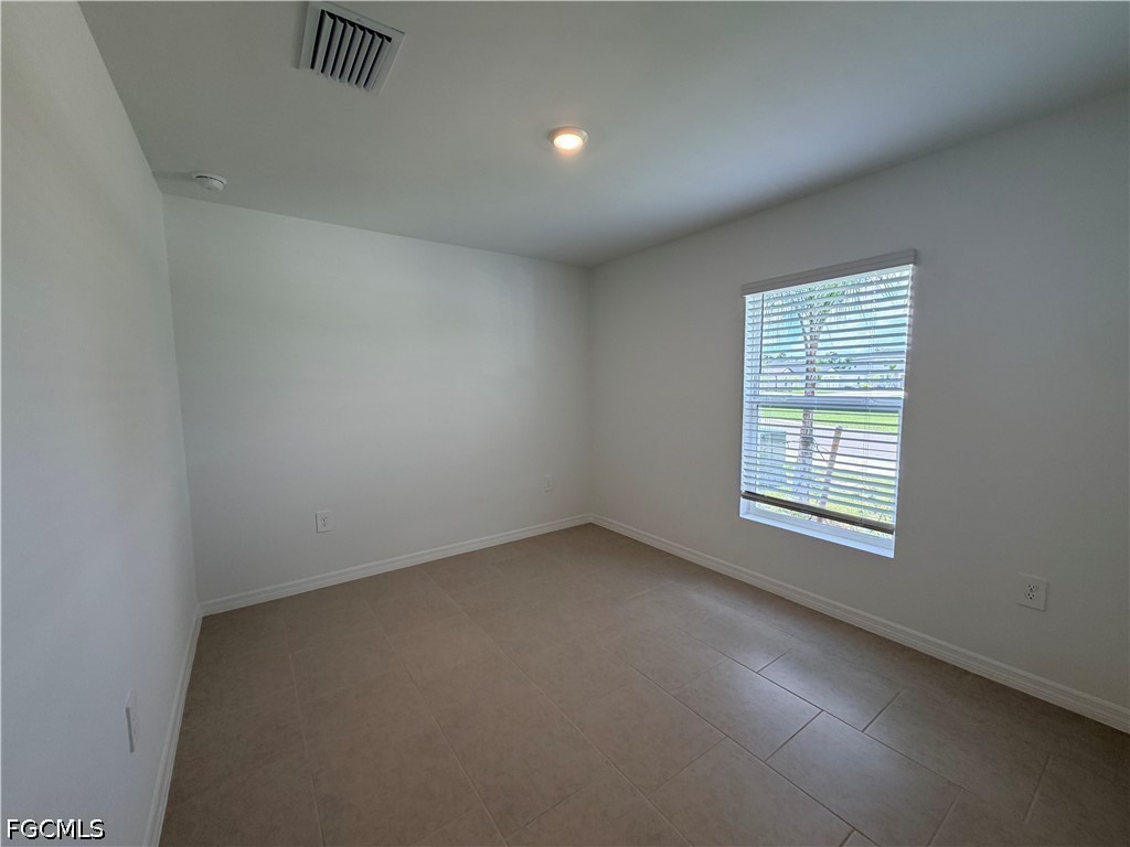 3 Bed SingleFamilyResidence for Sale in Crane Landing, photo 11