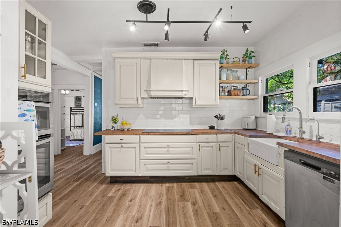 3 Bed SingleFamilyResidence for Sale in Dean Park, photo 11