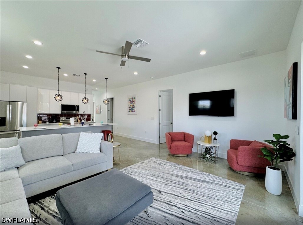 3 Bed Attached for Sale in Shadowlawn At Naples, photo 11