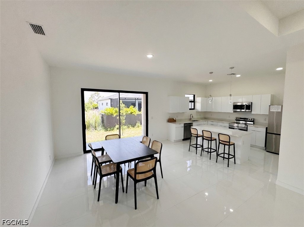 4 Bed SingleFamilyResidence for Sale in Cape Coral, photo 11