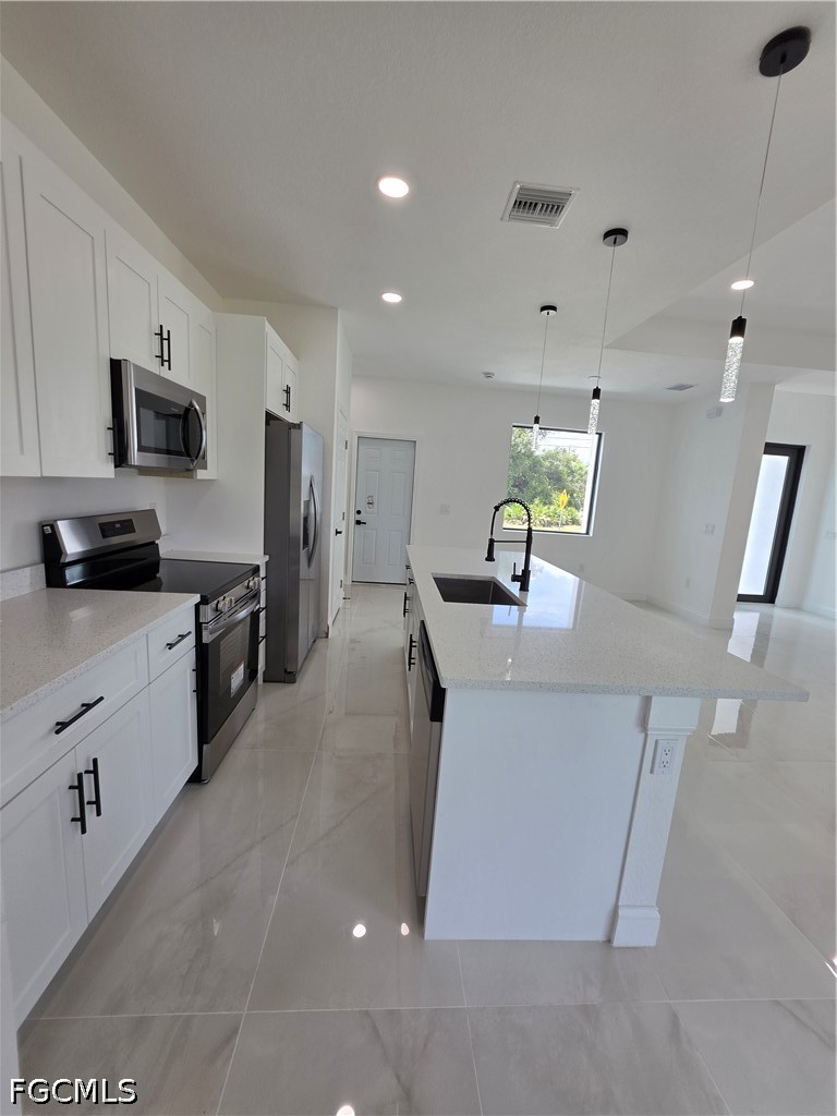 3 Bed SingleFamilyResidence for Sale in Lehigh Acres, photo 11