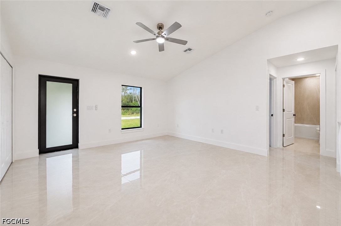 3 Bed SingleFamilyResidence for Sale in Lehigh Acres, photo 11