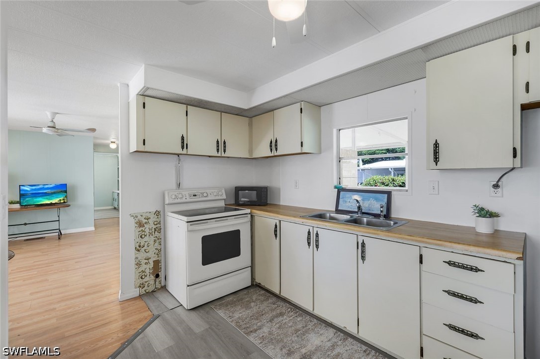2 Bed ManufacturedHome for Sale in Bonita Springs, photo 11