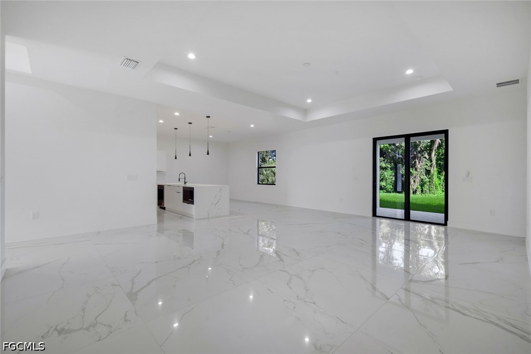 4 Bed SingleFamilyResidence for Sale in Labelle, photo 11