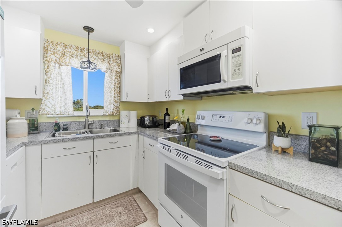 2 Bed Waterfront Home for Sale in Naples, photo 11