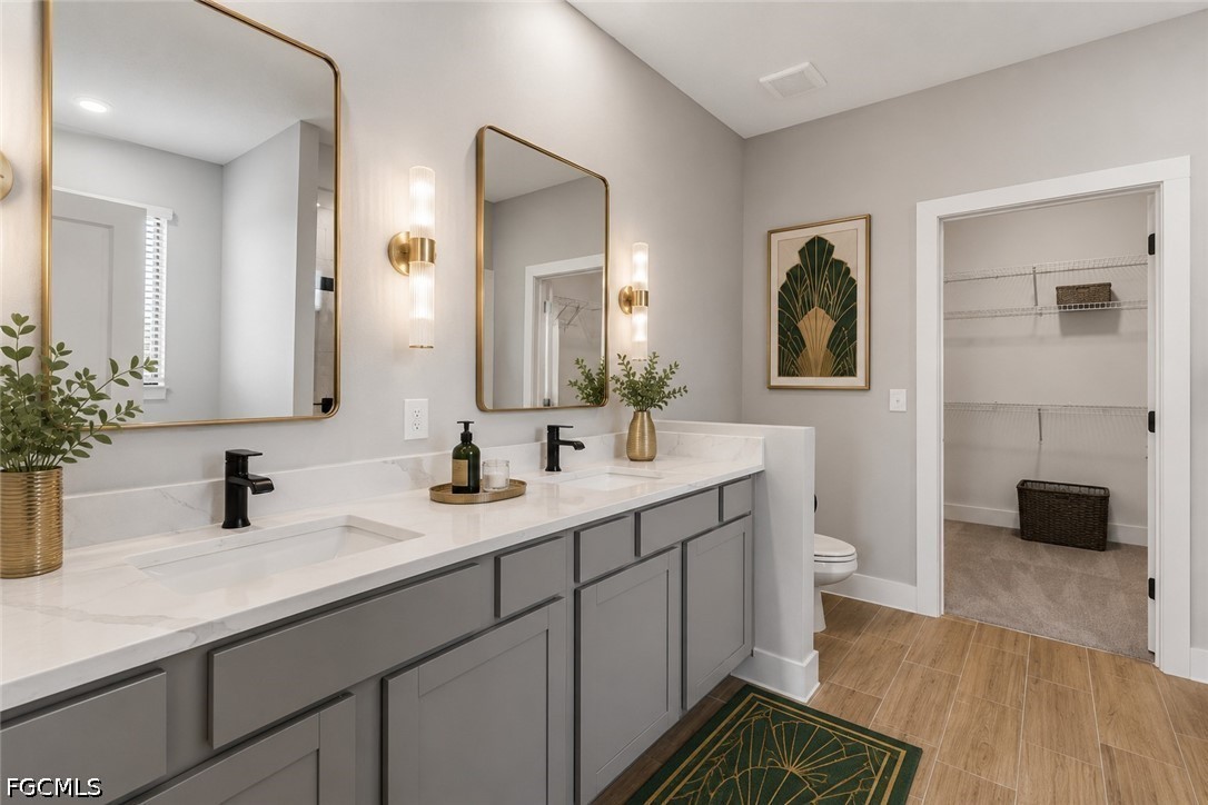 4 Bed SingleFamilyResidence for Sale in Cape Coral, photo 11