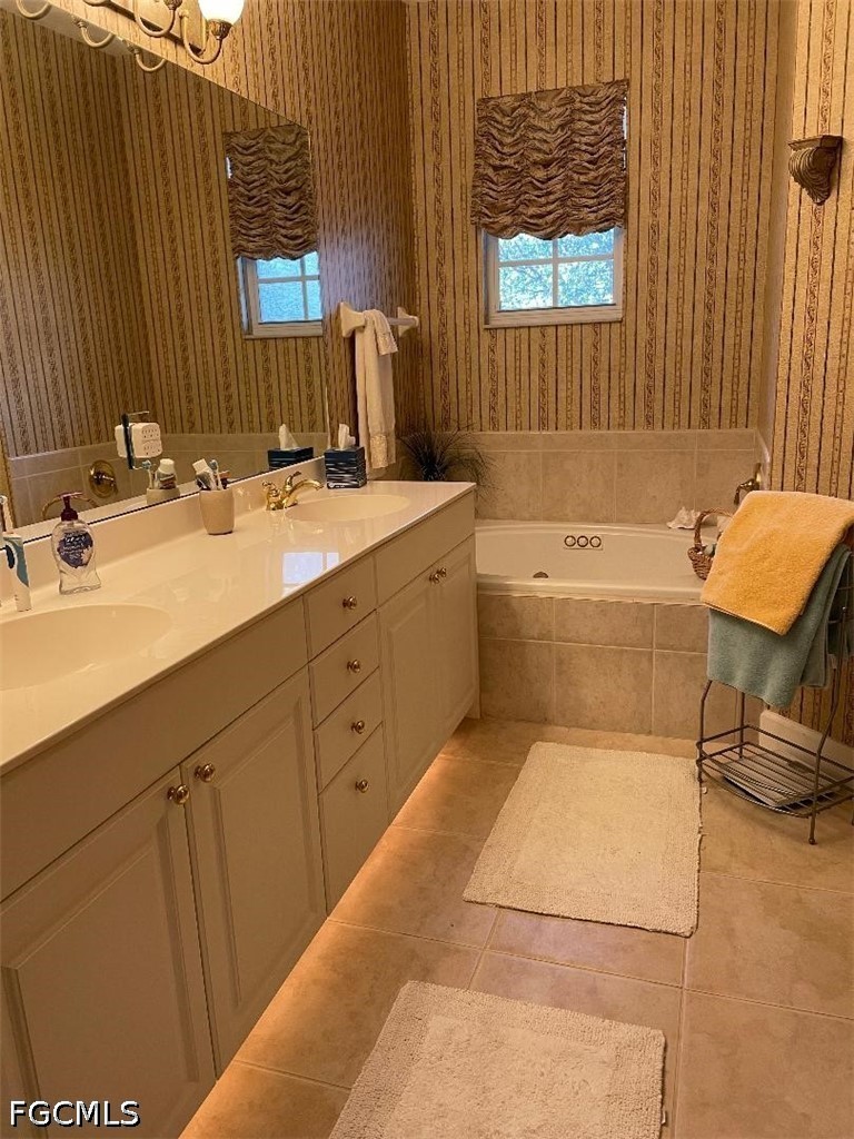 2 Bed Condominium for Sale in Crown Colony, photo 11