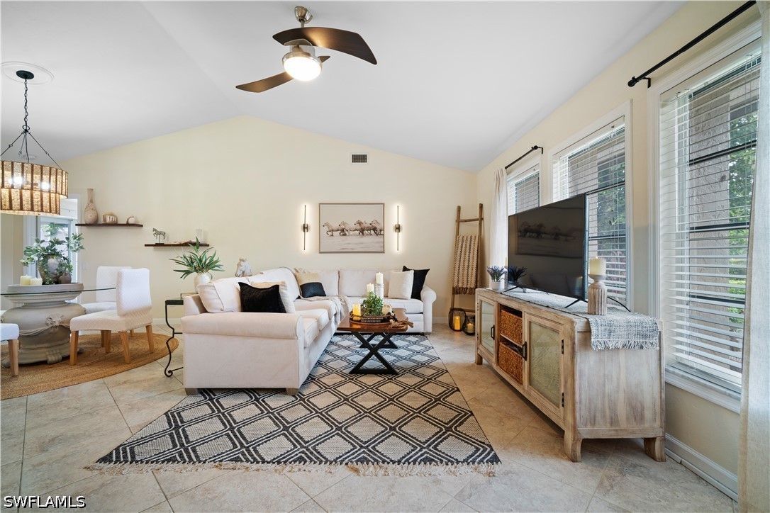 3 Bed SingleFamilyResidence for Sale in Naples, photo 11