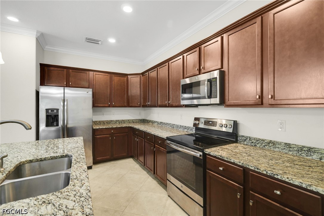 3 Bed Pool Home for Sale in Mirada, photo 11