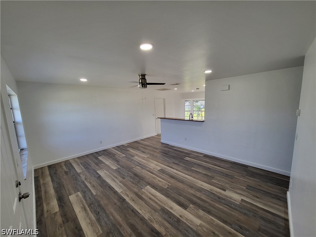 2 Bed SingleFamilyResidence for Sale in Fort Myers, photo 11