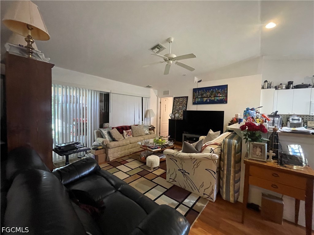 3 Bed SingleFamilyResidence for Sale in Lehigh Acres, photo 11