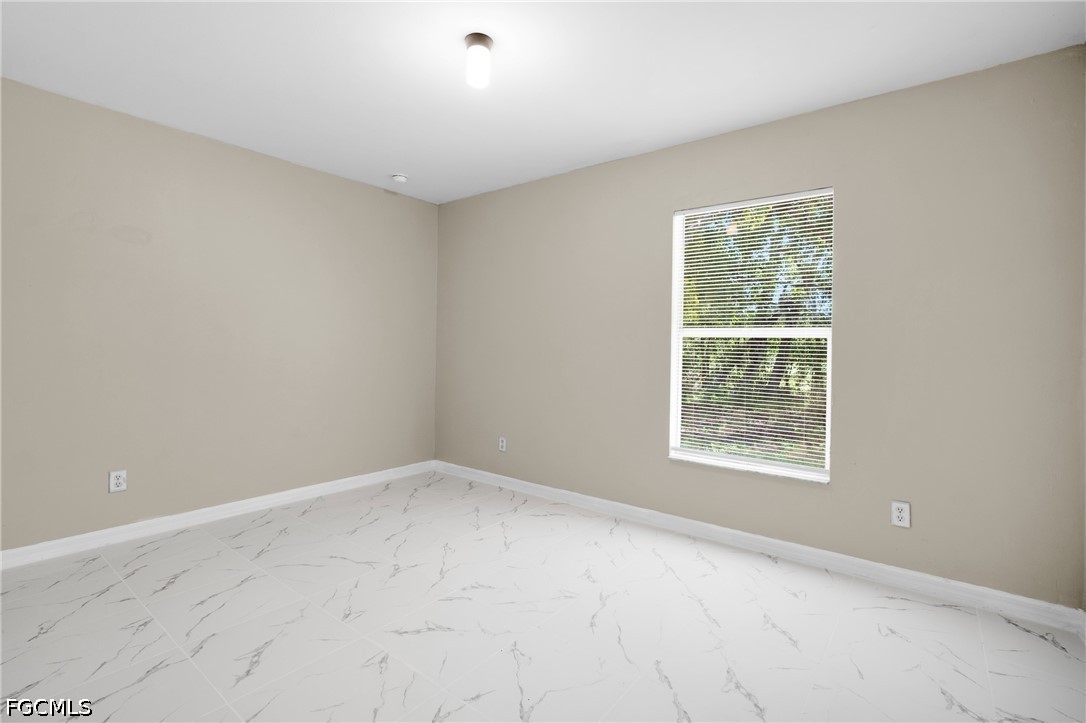 6 Bed Duplex for Sale in Lehigh Acres, photo 11