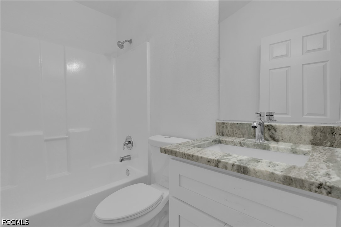 6 Bed Duplex for Sale in Lehigh Acres, photo 11