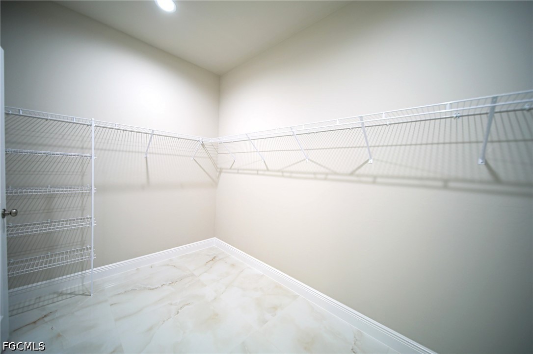 3 Bed SingleFamilyResidence for Sale in Lehigh Acres, photo 11