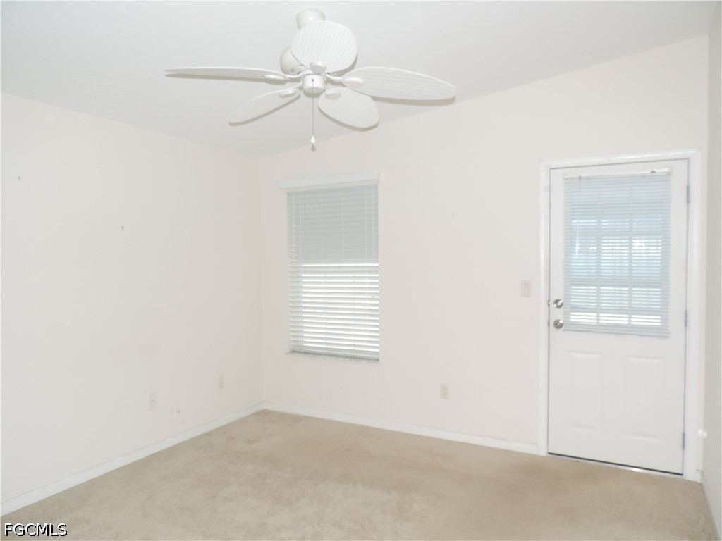 2 Bed ManufacturedHome for Sale in Estero, photo 11