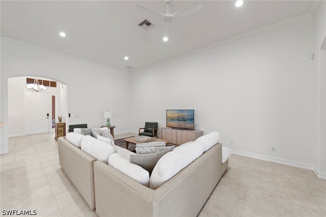 3 Bed Pool Home for Sale in Villa Capri, photo 11