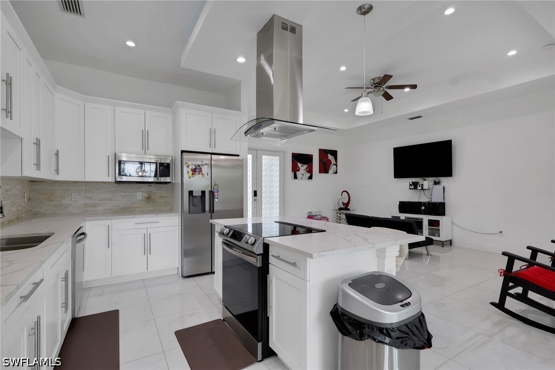 3 Bed SingleFamilyResidence for Sale in Naples, photo 11