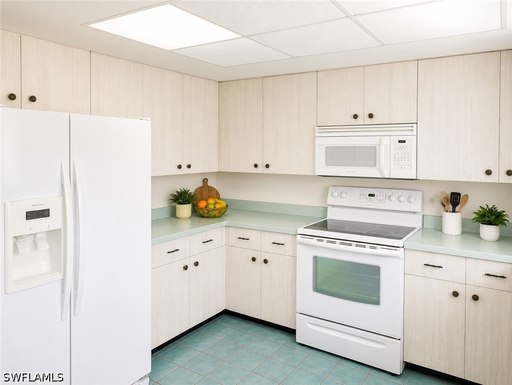 2 Bed SingleFamilyResidence for Sale in Fort Myers, photo 11