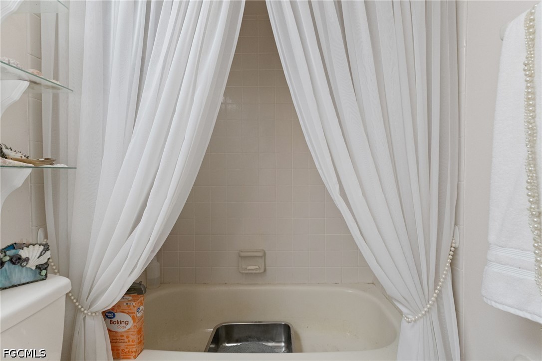 3 Bed SingleFamilyResidence for Sale in Acreage, photo 11