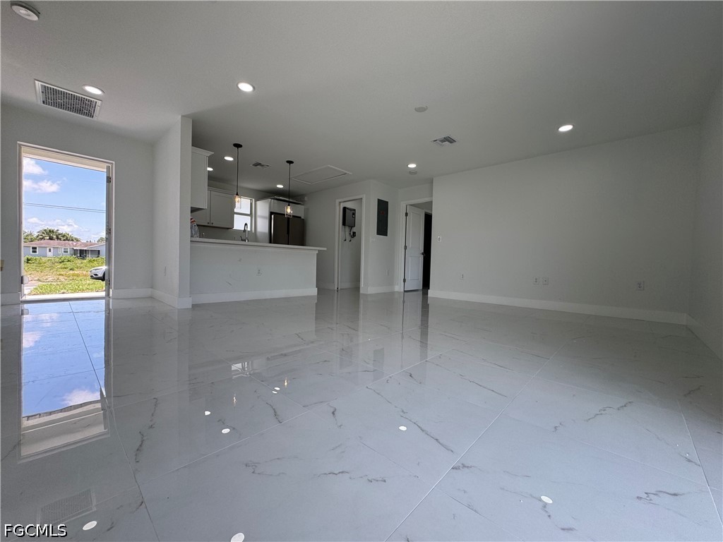 3 Bed SingleFamilyResidence for Sale in Lehigh Acres, photo 11