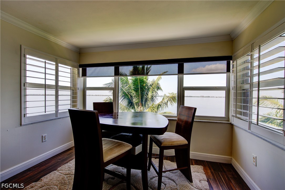 1 Bed Waterfront Home for Sale in Fort Myers, photo 11