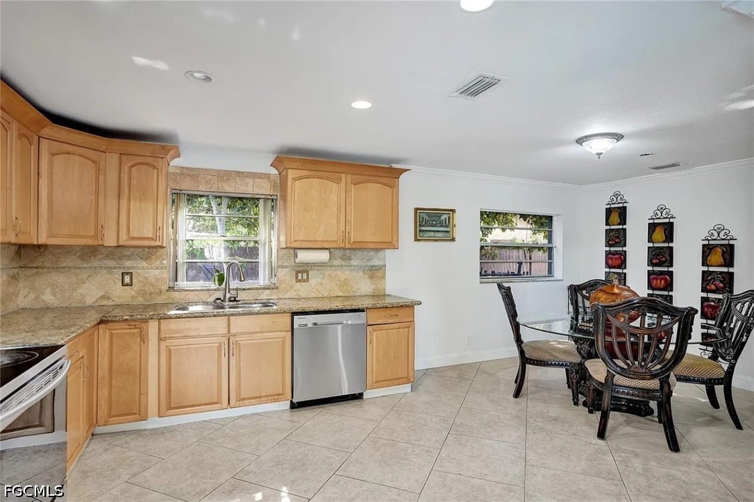 3 Bed Pool Home for Sale in Acreage, photo 11