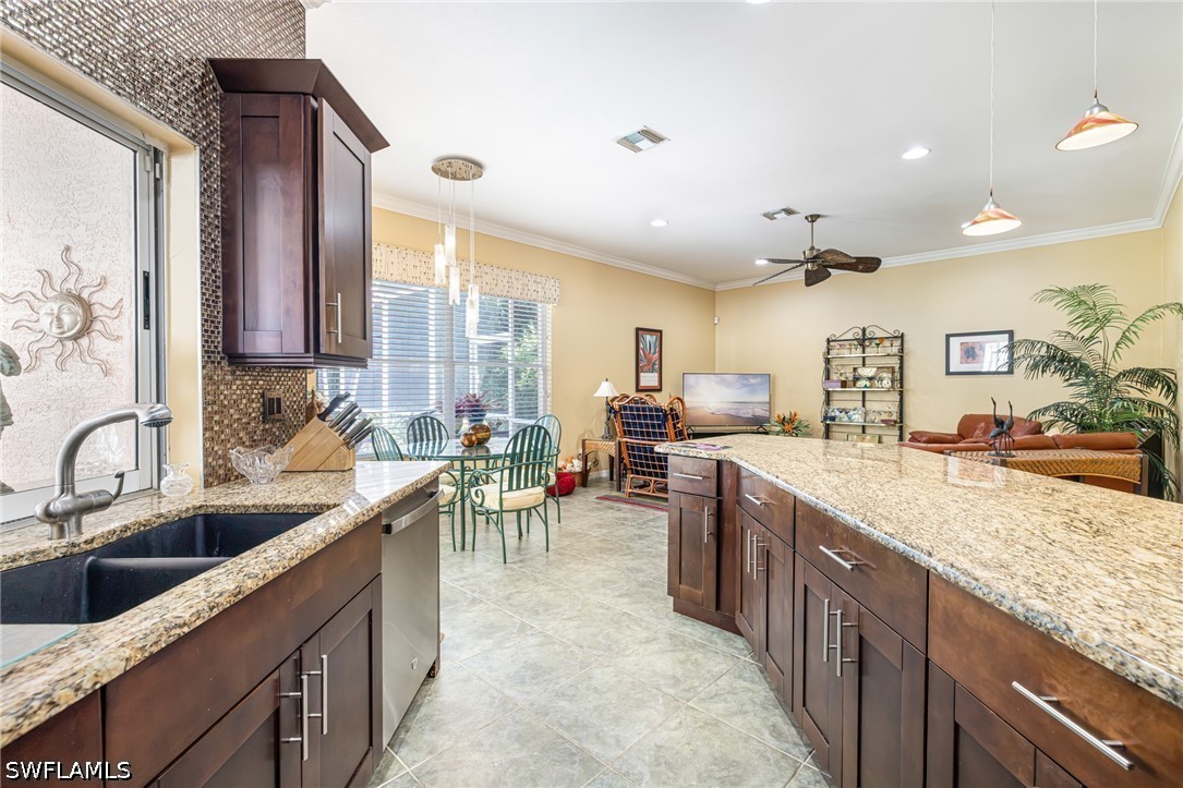 3 Bed Pool Home for Sale in Cedar Creek, photo 11