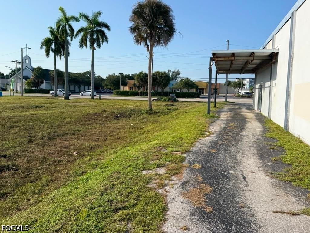 Retail for Sale in North Fort Myers, photo 11
